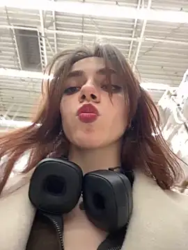Lily  Belle online show from 7, 3, 2025