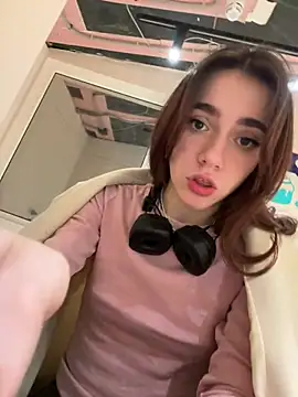 Lily  Belle online show from 19, 1, 2025