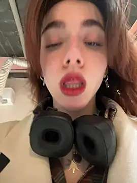 Lily  Belle online show from 15, 2, 2025