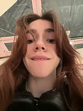 Lily  Belle online show from 25, 1, 2025