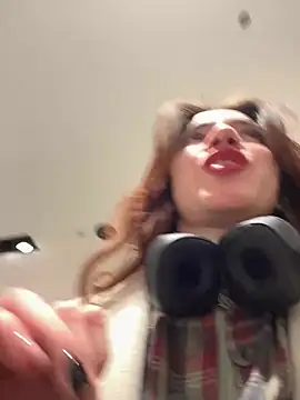 Lily  Belle online show from 28, 2, 2025