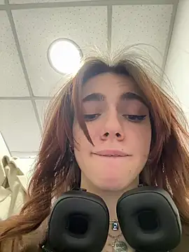 Lily  Belle online show from 30, 1, 2025