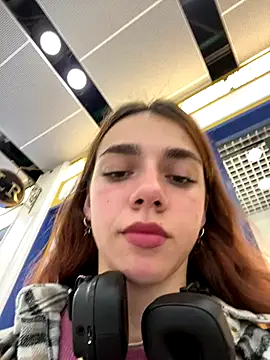 Lily  Belle online show from 10, 9, 2025