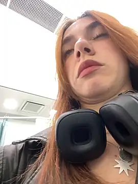 Lily  Belle online show from 22, 9, 2025