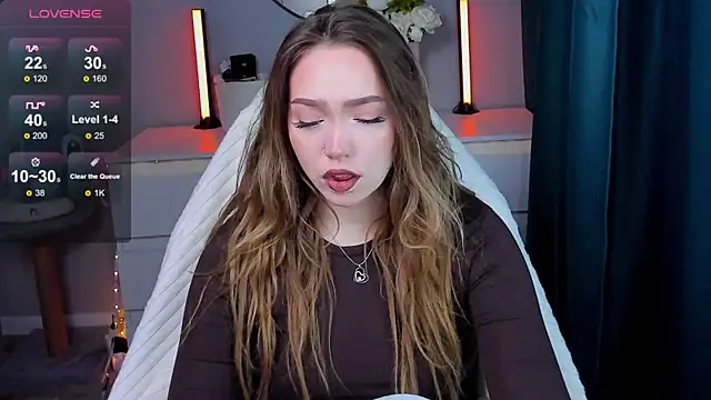 Snapshot of Evia_r0se chatting on 11, 10, 2025 Evia r0se online show from 11, 10, 2025