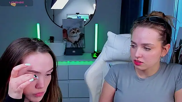 Evia r0se online show from 8, 3, 2026