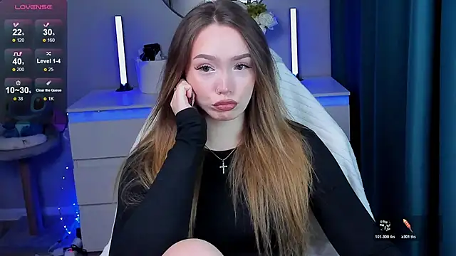 Snapshot of Evia_r0se chatting on 18, 10, 2025 Evia r0se online show from 18, 10, 2025