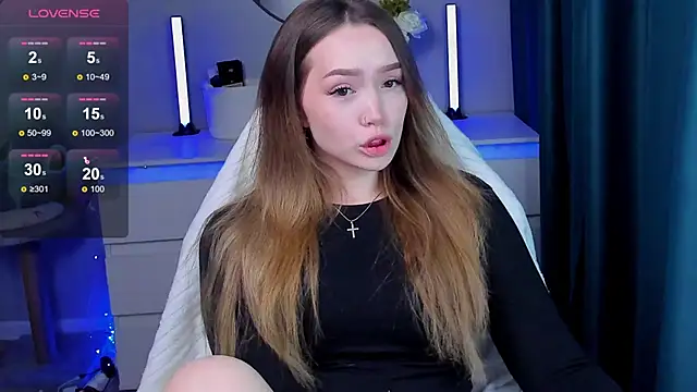 Snapshot of Evia_r0se chatting on 19, 10, 2025 Evia r0se online show from 19, 10, 2025