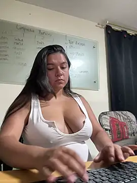 Snapshot of Catherine_summer1 chatting on 7, 1, 2025 Catherine summer1 online show from 7, 1, 2025