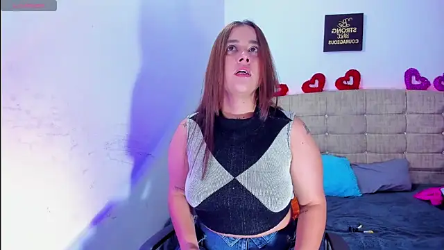 Snapshot of Catherine_summer1 chatting on 3, 12, 2025 Catherine summer1 online show from 3, 12, 2025