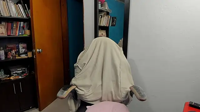 peanut tangerine online show from 24, 11, 2025