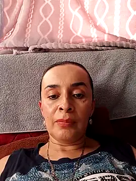 Samantha Sullivan  online show from 21, 11, 2025