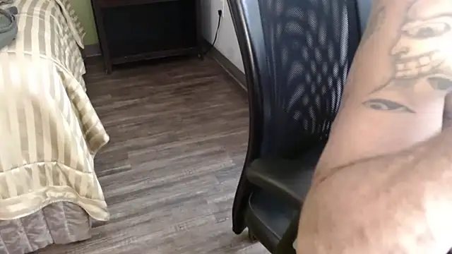 overaveragefreak4you online show from 15, 11, 2025