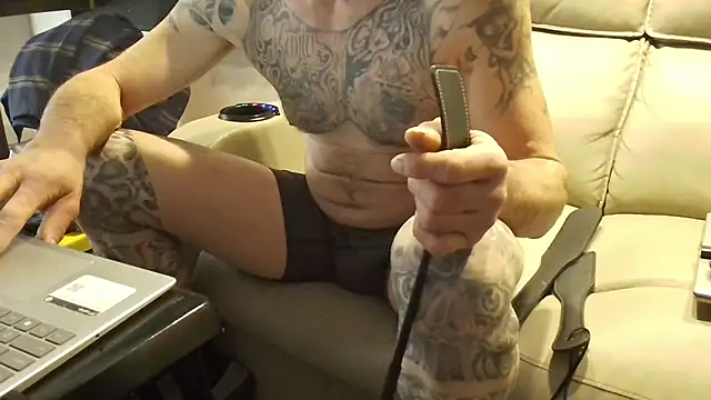 overaveragefreak4you online show from 8, 1, 2026