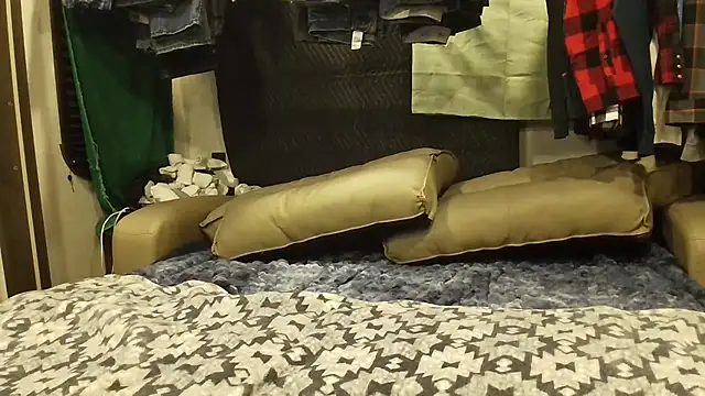 overaveragefreak4you online show from 12, 1, 2026