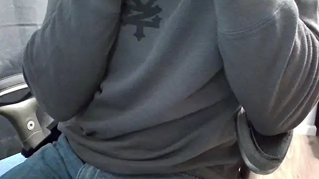 Snapshot of overaveragefreak4you chatting on 15, 1, 2025 overaveragefreak4you online show from 15, 1, 2025
