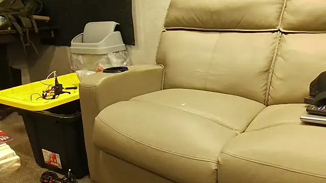 overaveragefreak4you online show from 9, 1, 2026