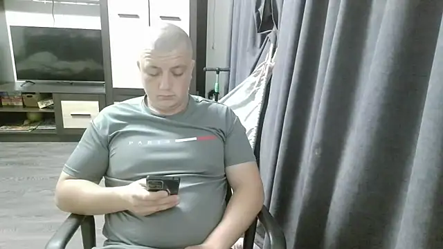 Snapshot of gamblingbum chatting on 7, 6, 2026 gamblingbum online show from 7, 6, 2026