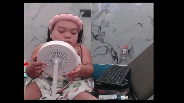 Snapshot of Michelle_Brooks chatting on 19, 10, 2025 Michelle Brooks online show from 19, 10, 2025