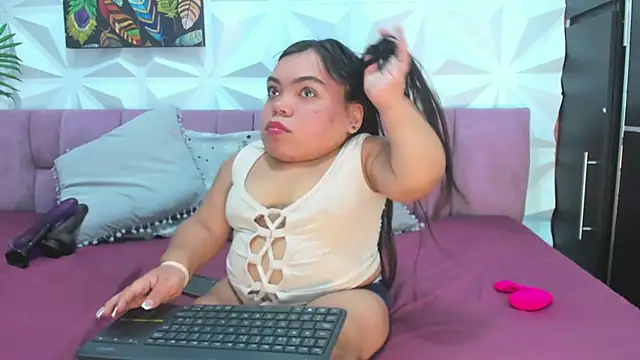 Snapshot of Michelle_Brooks chatting on 21, 11, 2025 Michelle Brooks online show from 21, 11, 2025