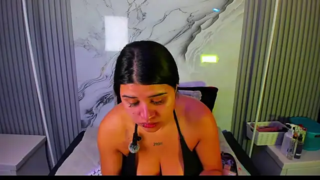 venusowen  online show from 7, 3, 2026