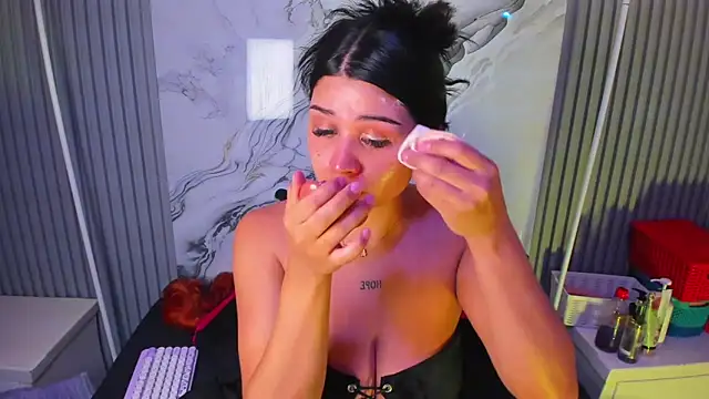 venusowen  online show from 18, 4, 2026