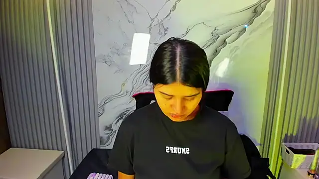 venusowen  online show from 6, 4, 2026