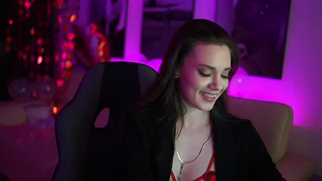 StephanieNeeson online show from 13, 2, 2025