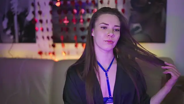 StephanieNeeson online show from 21, 2, 2025