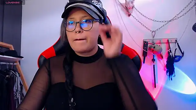 Snapshot of LilithSharon chatting on 2, 12, 2025 LilithSharon online show from 2, 12, 2025