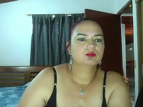 luna withe online show from 11, 6, 2026