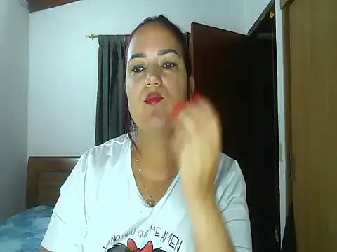 luna withe online show from 11, 6, 2026