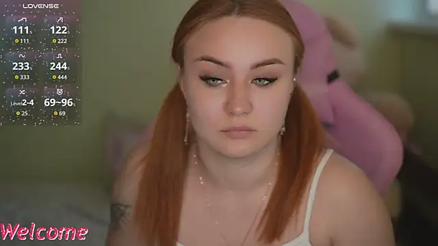 Snapshot of LovelyBell chatting on 12, 11, 2025 LovelyBell online show from 12, 11, 2025