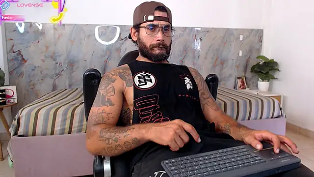 Snapshot of hanz_col chatting on 4, 5, 2026 hanz col online show from 4, 5, 2026