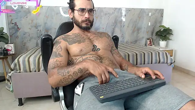 Snapshot of hanz_col chatting on 17, 5, 2026 hanz col online show from 17, 5, 2026