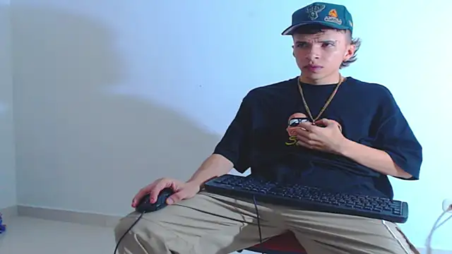 Keeny16 online show from 4, 12, 2024