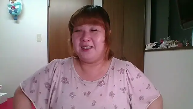 Snapshot of SAKU-RA-chan chatting on 16, 6, 2026 SAKU-RA-chan online show from 16, 6, 2026