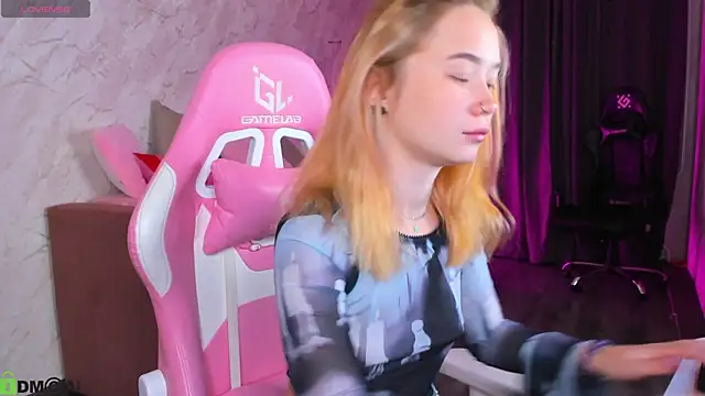 Kira yoon online show from 17, 10, 2025