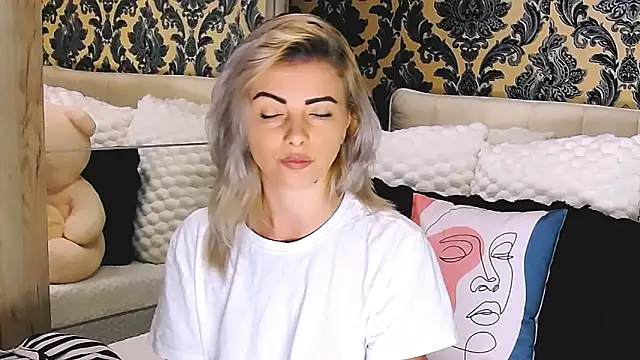 Aly girl1 online show from 13, 10, 2025