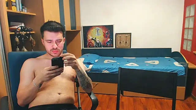 Snapshot of JohnnyStepBro chatting on 30, 12, 2024 JohnnyStepBro online show from 30, 12, 2024