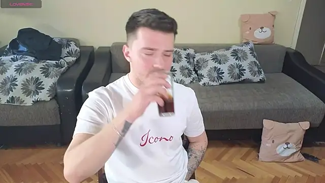 Snapshot of JohnnyStepBro chatting on 21, 3, 2025 JohnnyStepBro online show from 21, 3, 2025