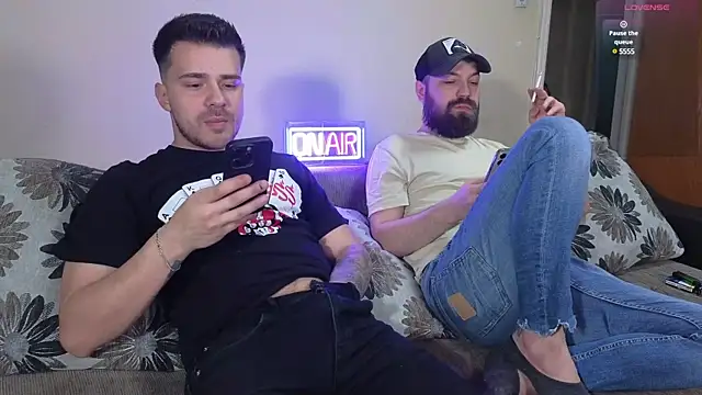 Snapshot of JohnnyStepBro chatting on 10, 12, 2024 JohnnyStepBro online show from 10, 12, 2024