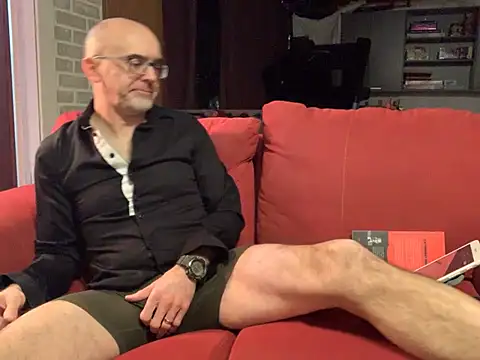 Snapshot of MaxVain chatting on 1, 2, 2025 MaxVain online show from 1, 2, 2025