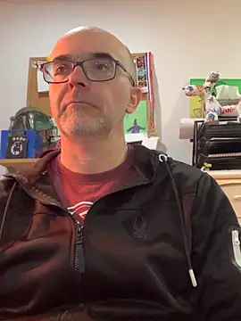 Snapshot of MaxVain chatting on 4, 3, 2025 MaxVain online show from 4, 3, 2025