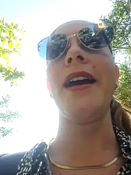 Snapshot of Hanny_24 chatting on 23, 9, 2025 Hanny 24 online show from 23, 9, 2025
