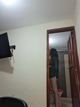 Snapshot of Hanny_24 chatting on 29, 10, 2025 Hanny 24 online show from 29, 10, 2025