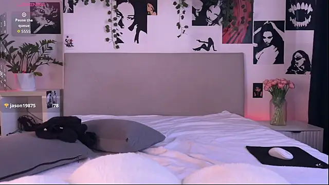 Lisa Moones online show from 2, 4, 2026