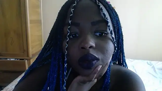 Snapshot of _Zooee chatting on 9, 2, 2025 Zooee online show from 9, 2, 2025