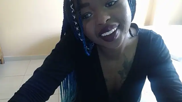Snapshot of _Zooee chatting on 5, 2, 2025 Zooee online show from 5, 2, 2025