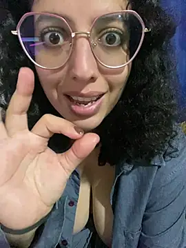 Snapshot of babyluna939 chatting on 12, 3, 2025 babyluna939 online show from 12, 3, 2025